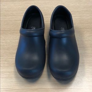 Anywear Women’s Medical Clogs